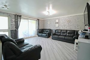 Living Room- click for photo gallery
